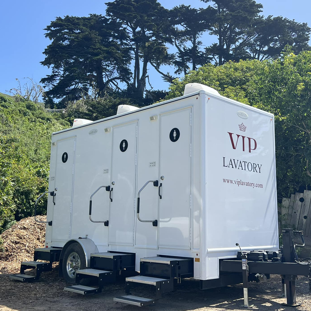 Mobile Toilet Trailer Luxury 3 - Outdoor Camping Rentals 리뷰 및 가격